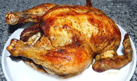 un poulet rôti croustillant